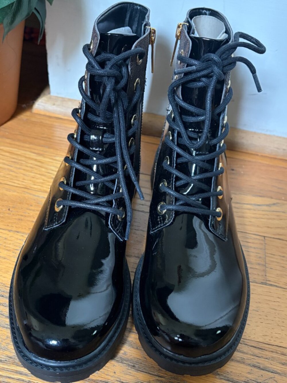 Michael Michael Kors Alistair Combat Booties in Black/Brown Size 7 NWOT - Picture 2 of 9